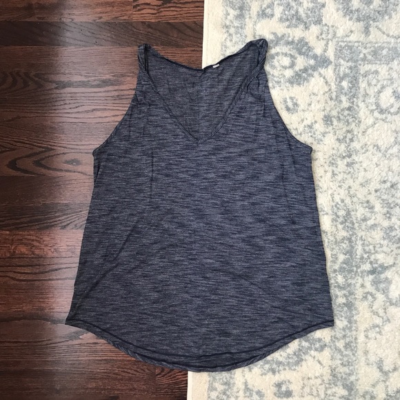 Lululemon Do the Twist Tank Yoga - Picture 7 of 9